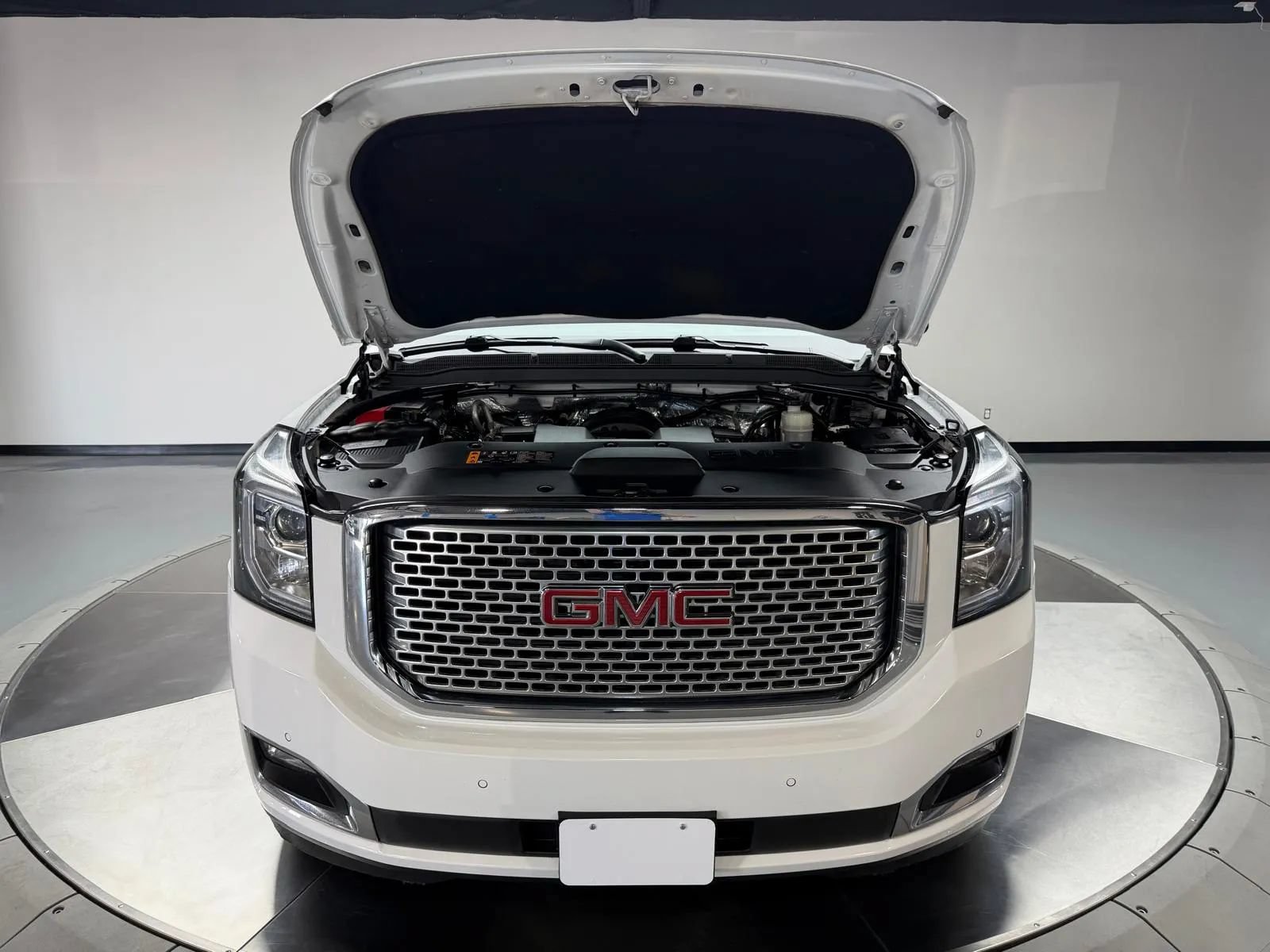 Used 2017 GMC Yukon Denali w/ Open Road Package RWD image 11