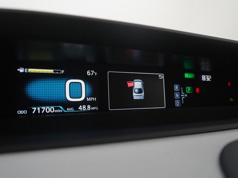 Used 2018 Toyota Prius Four w/ Advanced Technology Package FWD image 27