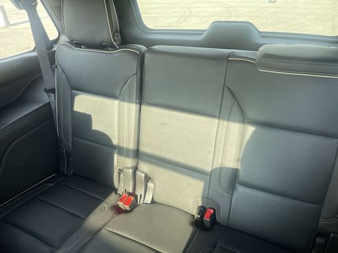 Used 2023 GMC Yukon SLT AWD/4WD image 30