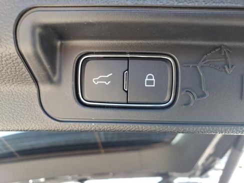 Used 2023 Ford Explorer XLT w/ Equipment Group 202A AWD/4WD image 7