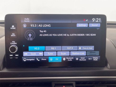 Used 2024 Honda Pilot Touring image 7