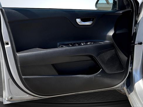 Used 2019 Kia Rio S image 23