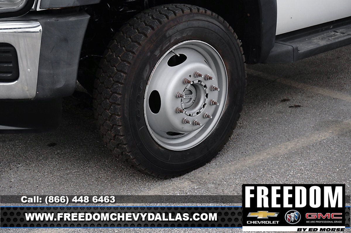Used 2014 Ford F550 4x4 Regular Cab Super Duty image 9