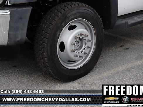 Used 2014 Ford F550 4x4 Regular Cab Super Duty image 9