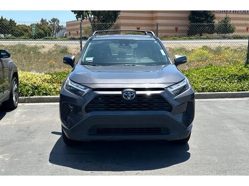 Used 2024 Toyota RAV4 LE AWD/4WD image 3