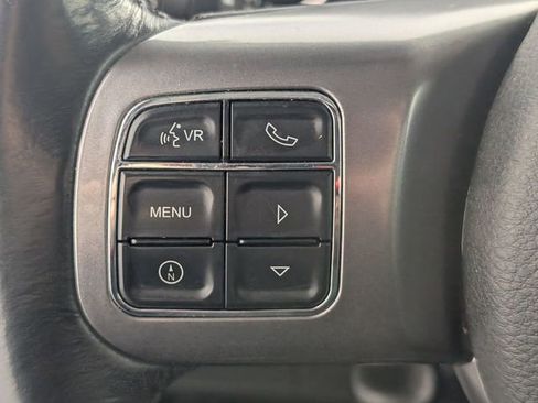 Used 2018 Jeep Wrangler Unlimited Sahara image 13