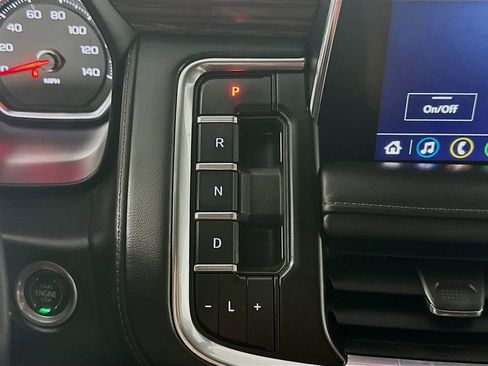 Used 2021 Chevrolet Suburban High Country w/ Premium Package image 16