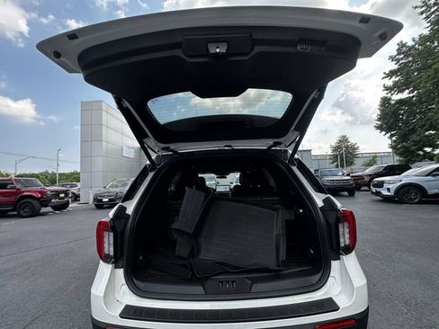 Certified 2025 Ford Explorer ST-Line AWD/4WD image 43