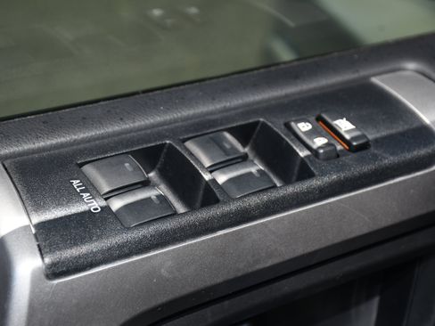 Used 2016 Toyota 4Runner SR5 image 11