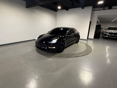 Used 2019 Tesla Model 3 Standard Range Plus RWD image 4
