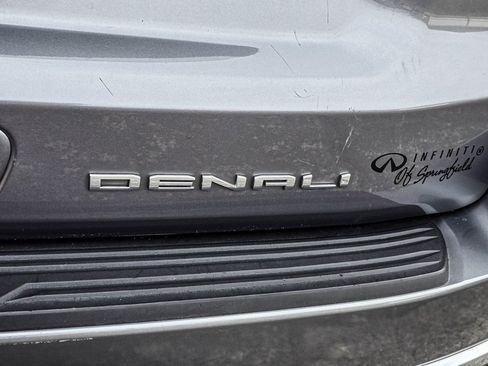 Used 2021 GMC Yukon XL Denali image 7