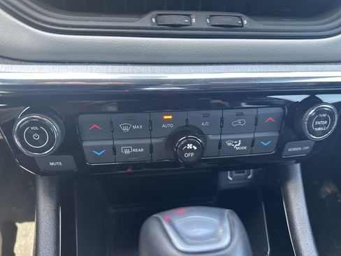 Used 2023 Jeep Compass Limited AWD/4WD image 20