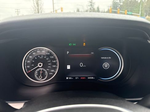 Used 2024 Genesis G70 2.5T image 20