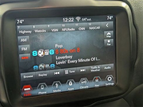 Used 2018 Jeep Renegade Latitude w/ UConnect 8.4 Nav Group image 18