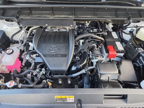 Used 2026 Toyota Highlander XLE AWD/4WD image 32