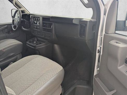 Used 2025 Chevrolet Express 3500 LT w/ LT Preferred Equipment Group RWD image 21