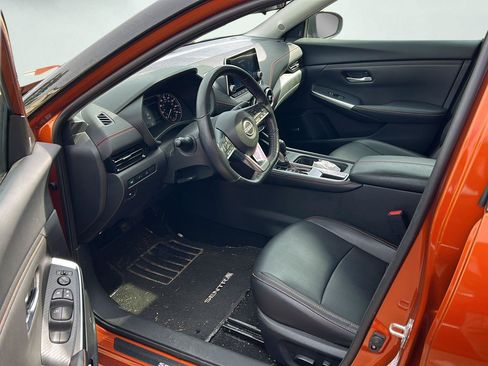 Used 2024 Nissan Sentra SR w/ SR Premium Package FWD image 5