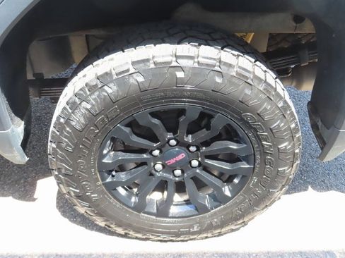 Used 2022 GMC Sierra 1500 AT4X image 17