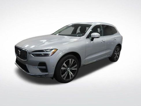 Used 2023 Volvo XC60 B5 Plus AWD/4WD image 24