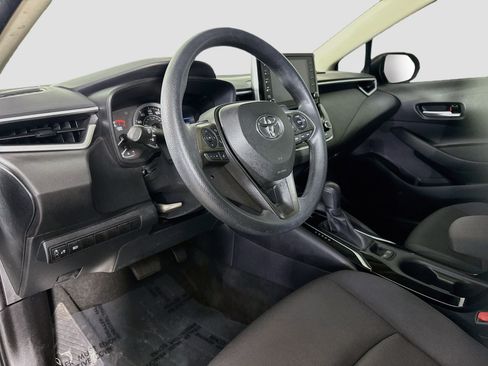 Used 2021 Toyota Corolla LE FWD image 23