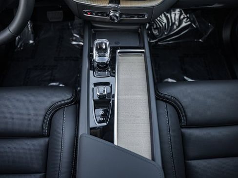 New 2026 Volvo XC60 B5 Ultra w/ Protection Package Premier image 27