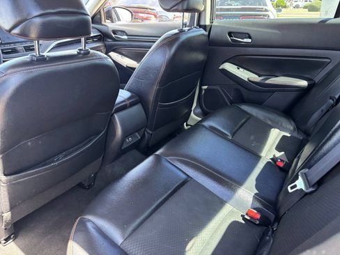 Used 2020 Nissan Altima 2.5 SR w/ Premium Package FWD image 18