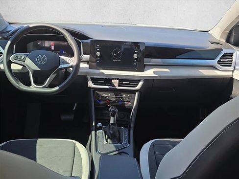 New 2026 Volkswagen Taos SE FWD image 18