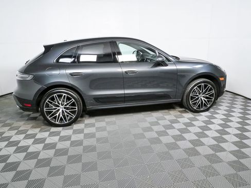 Certified 2024 Porsche Macan image 27