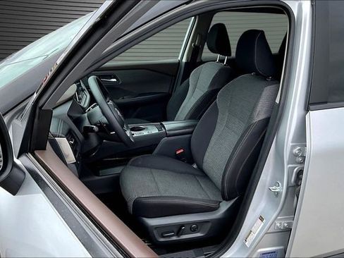 Used 2023 Nissan Rogue SV FWD image 20