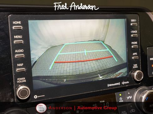 Used 2022 Toyota Highlander XLE FWD image 15