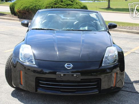 Used 2006 Nissan 350Z Touring RWD image 5