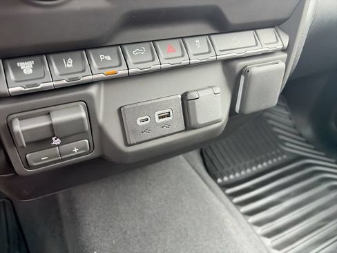 New 2026 Chevrolet Silverado 2500 Custom w/ Custom Value Package AWD/4WD image 20