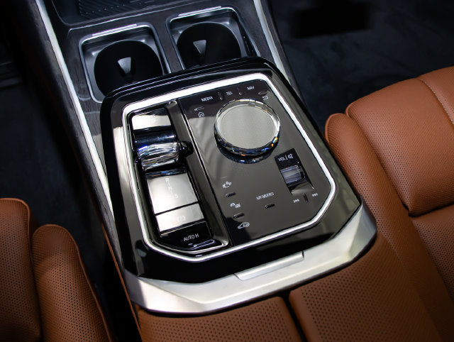 Used 2026 BMW 760i xDrive AWD/4WD image 20