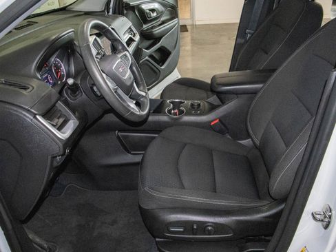 Used 2022 GMC Terrain SLE w/ Driver Convenience Package image 7