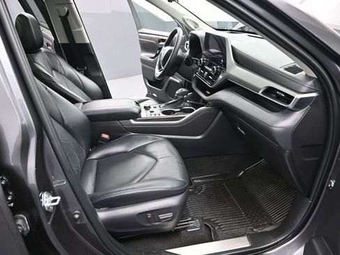 Used 2023 Toyota Highlander Platinum image 33