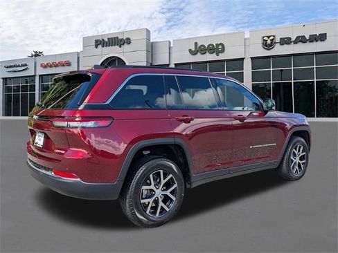 New 2025 Jeep Grand Cherokee Limited w/ Luxury Tech Group II image 4
