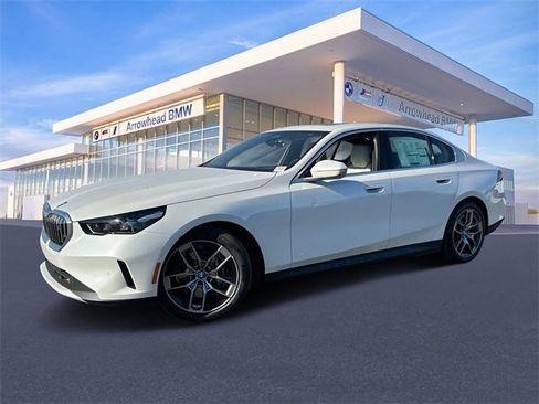 Certified 2025 BMW i5 eDrive40i w/ Premium Package image 24