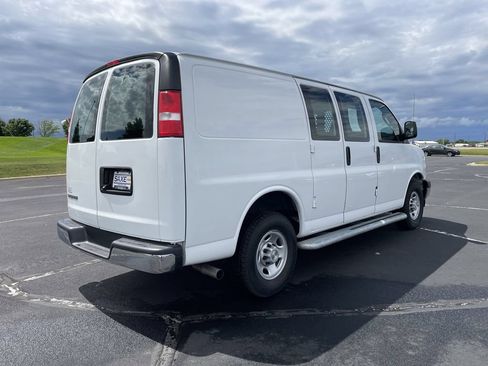 Used 2024 Chevrolet Express 2500 w/ Driver Convenience Package RWD image 5