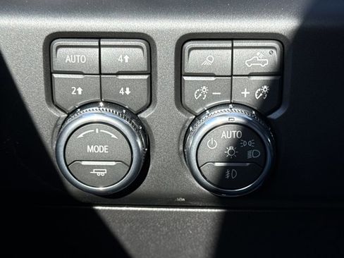 New 2026 GMC Sierra 1500 AT4 w/ AT4 Premium Package AWD/4WD image 25