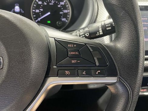 Used 2019 Nissan Kicks SV FWD image 22