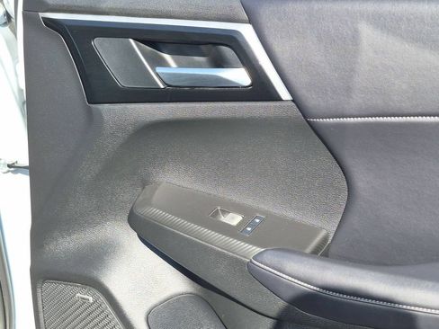 Used 2025 Mitsubishi Outlander SE AWD/4WD image 35