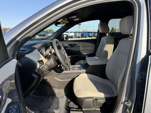 Used 2023 Chevrolet Traverse LS w/ Safety Package image 10