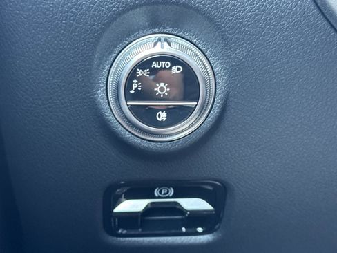 New 2025 Mercedes-Benz C 300 4MATIC Sedan image 30