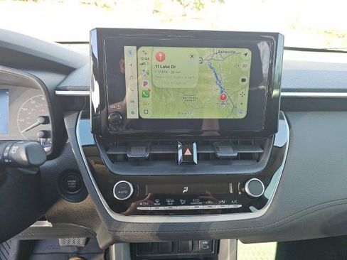 Used 2024 Toyota Corolla Cross LE image 8