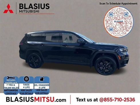 Used 2023 Jeep Grand Cherokee L Limited w/ Black Appearance Package AWD/4WD image 1