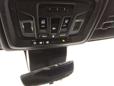 Used 2024 GMC Sierra 2500 AT4X image 31