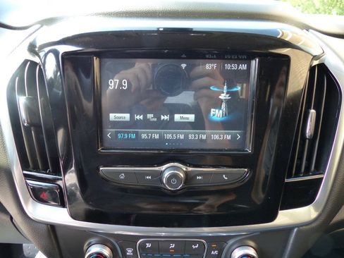 Used 2019 Chevrolet Traverse LS AWD/4WD image 29