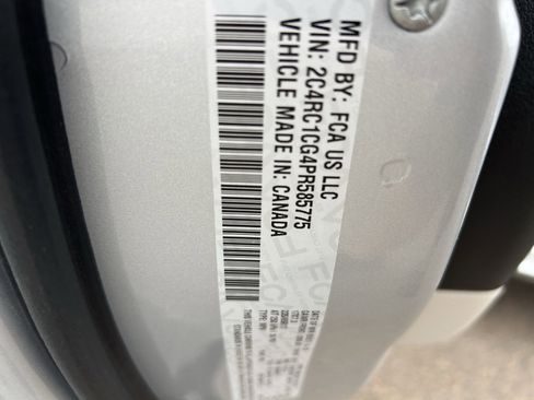 Used 2023 Chrysler Voyager LX FWD image 33