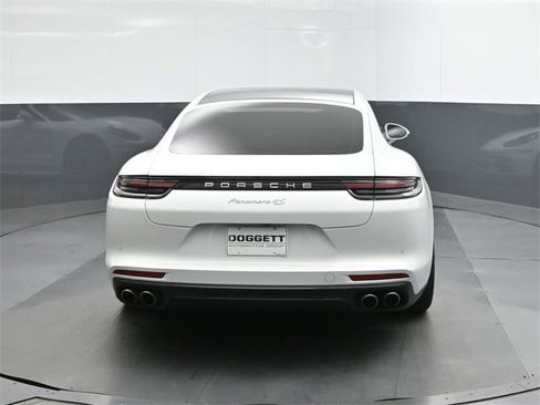 Used 2018 Porsche Panamera 4S image 8
