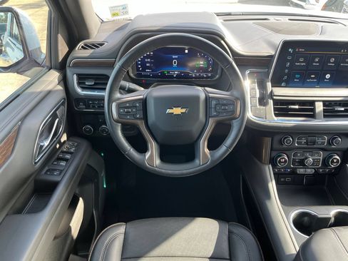 Used 2023 Chevrolet Suburban High Country RWD image 11